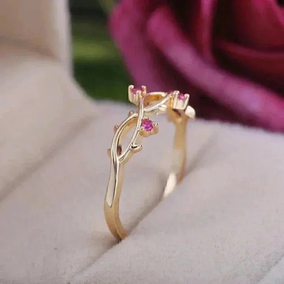 New “Host Pick” 18k Gold Over Silver Ruby Vine Ring - Picture 4 of 5